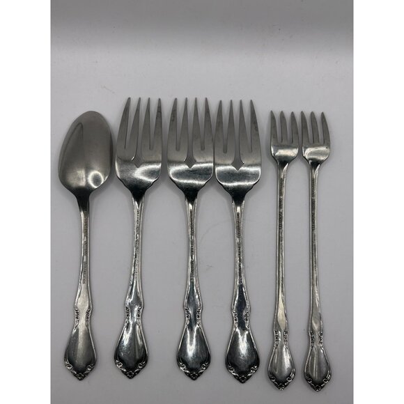 Oneida Silver Chateau Stainless Glossy Flatware Set - 6 Pieces silverware - Picture 4 of 4